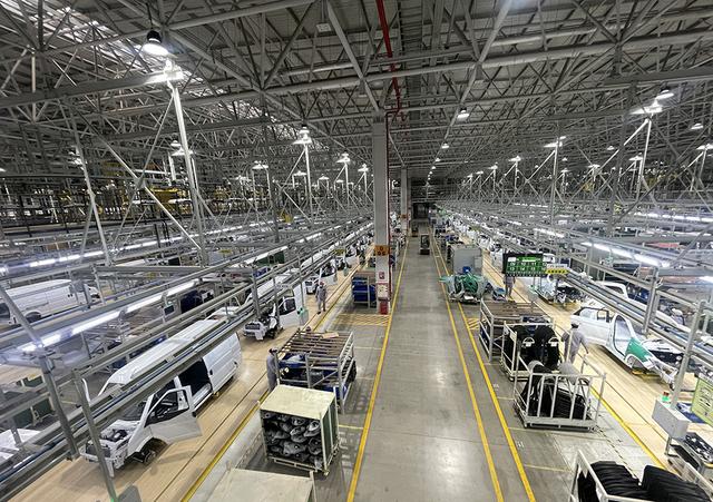 机器人概念引爆市场热情 智能制造板块迎来新机遇